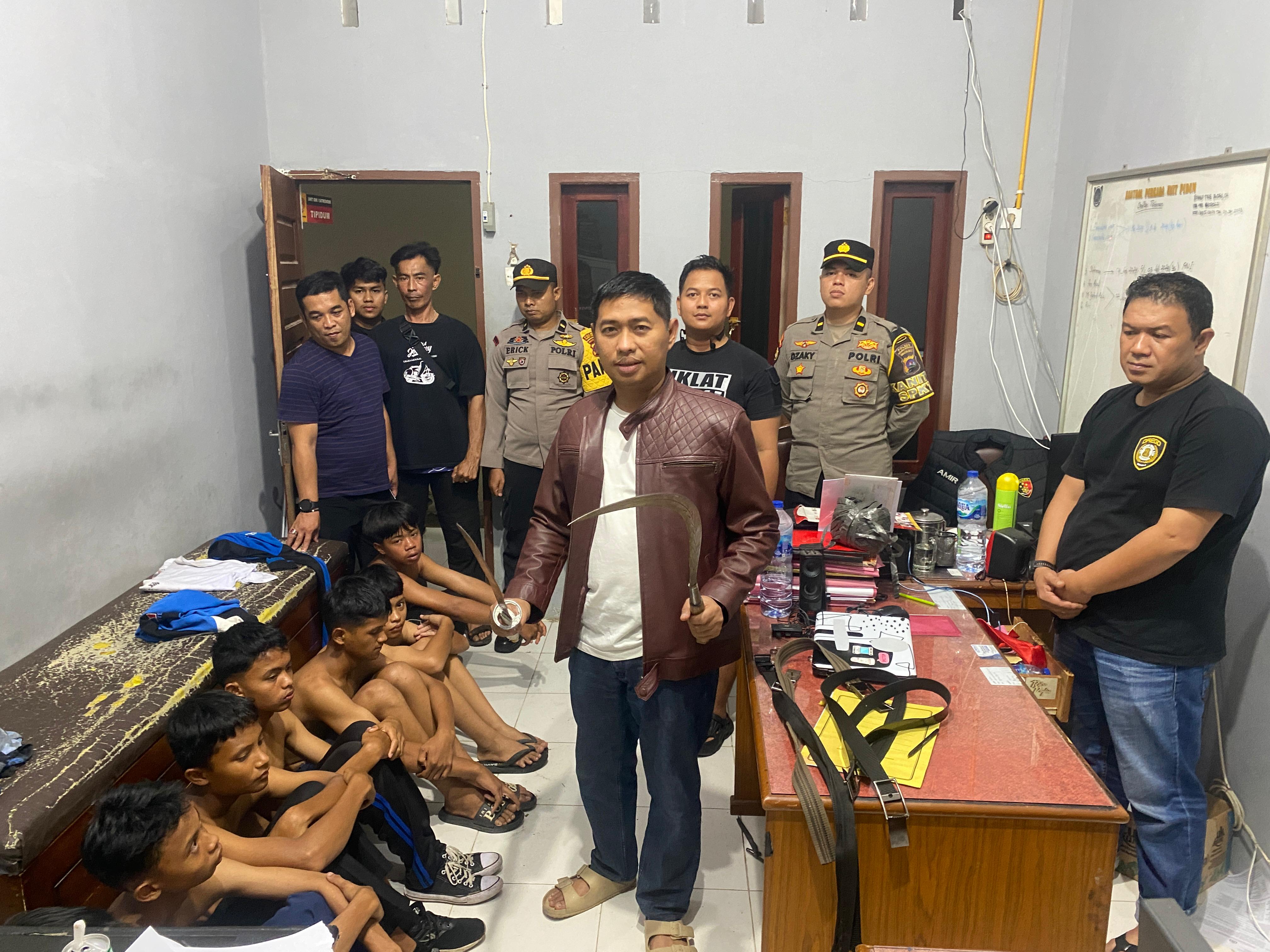 Polres Padang Pariaman Gagalkan Aksi Tawuran Antar SMP, Tujuh Siswa Diamankan Bersama Dua Sajam