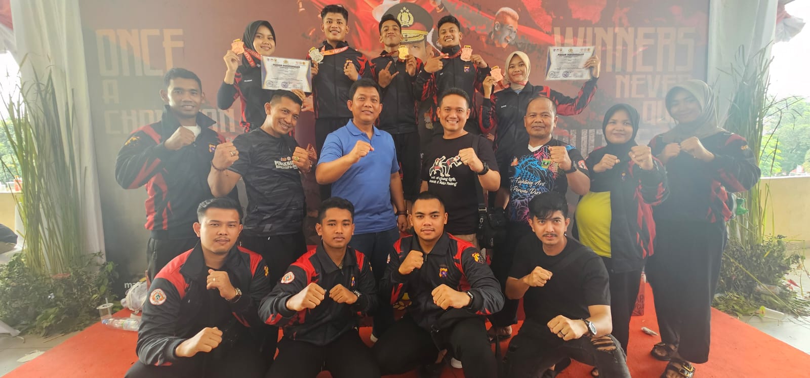 Pencak Silat Polda Sumbar Raih Medali di Kejuaraan Nasional Kapolri Cup 2 thn 2024 di Jakarta