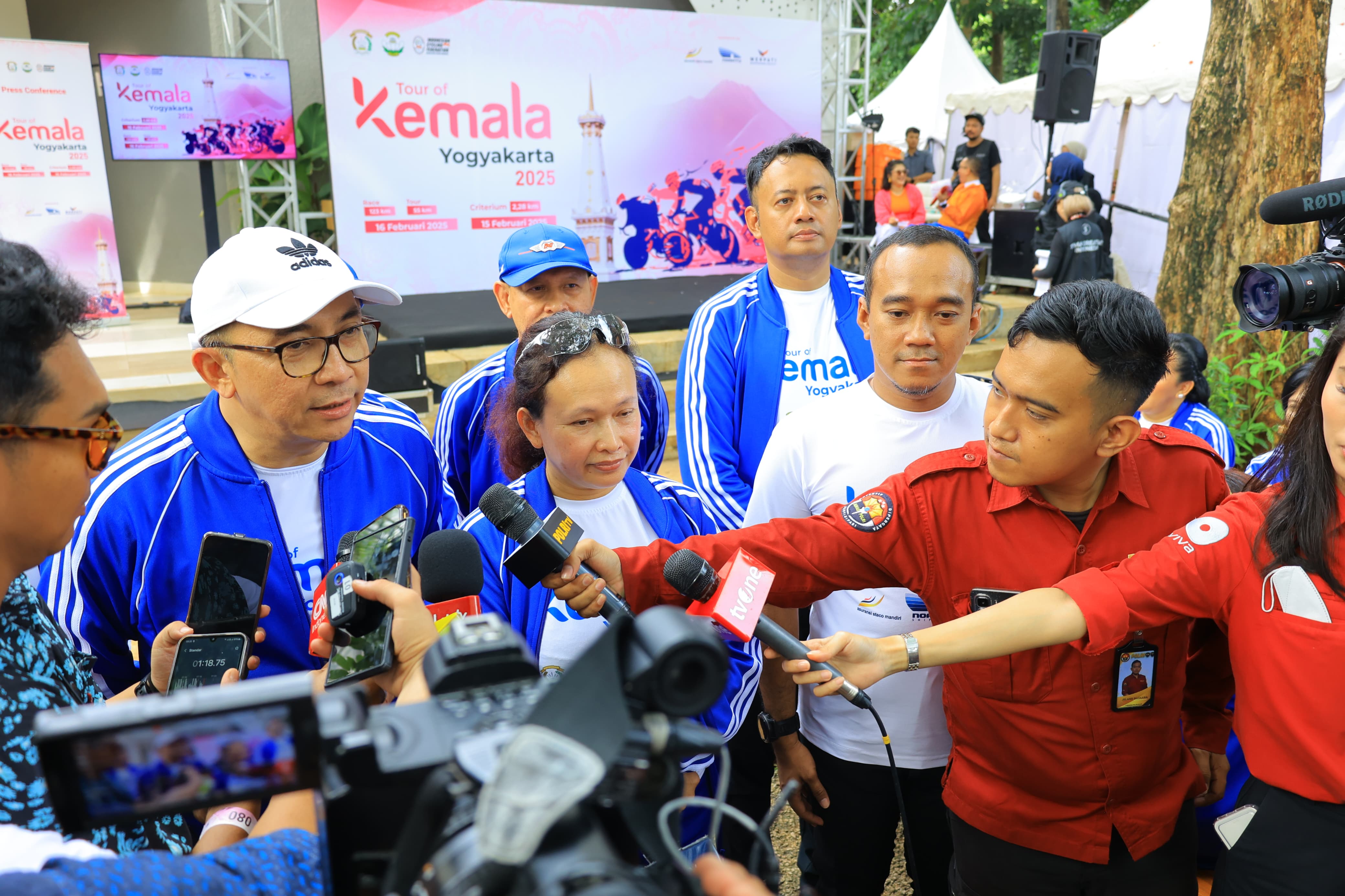 Yayasan Kemala Bhayangkari Gelar Baksos Perbaikan Irigasi Jalan di Yogyakarta