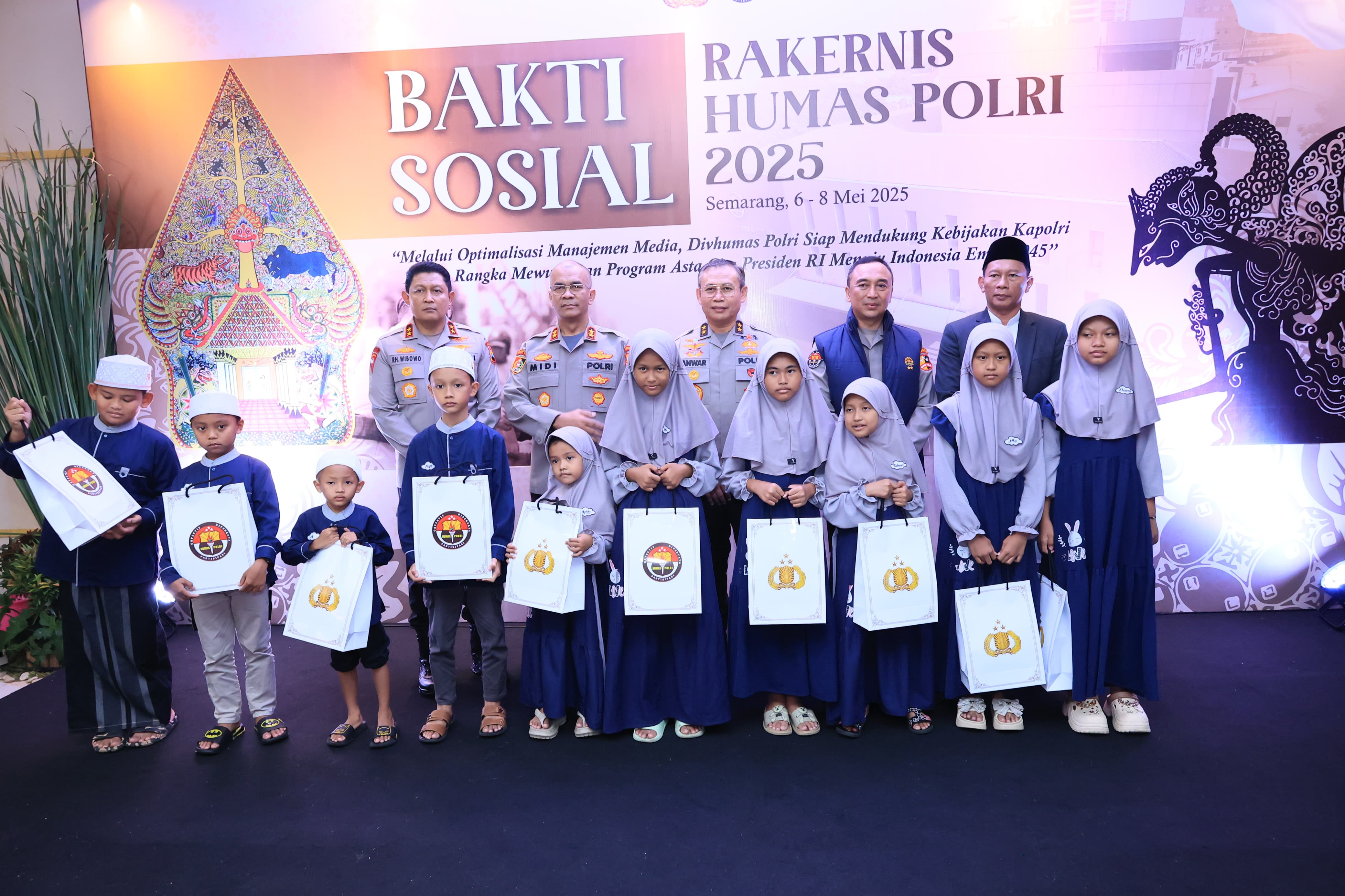 Rakernis Humas Polri 2025 Dibuka dengan Bakti Sosial dan Bakti Kesehatan di Akpol Semarang