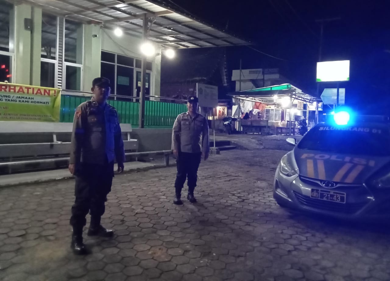 Polsek Muaro Kalaban Intensifkan Patroli Malam Cegah Premanisme dan Gangguan Kamtibmas di Jalan Lintas Sumatera